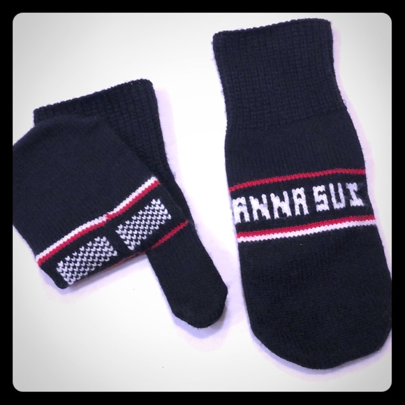 Anna Sui Accessories - Anna Sui Mittens 🖤